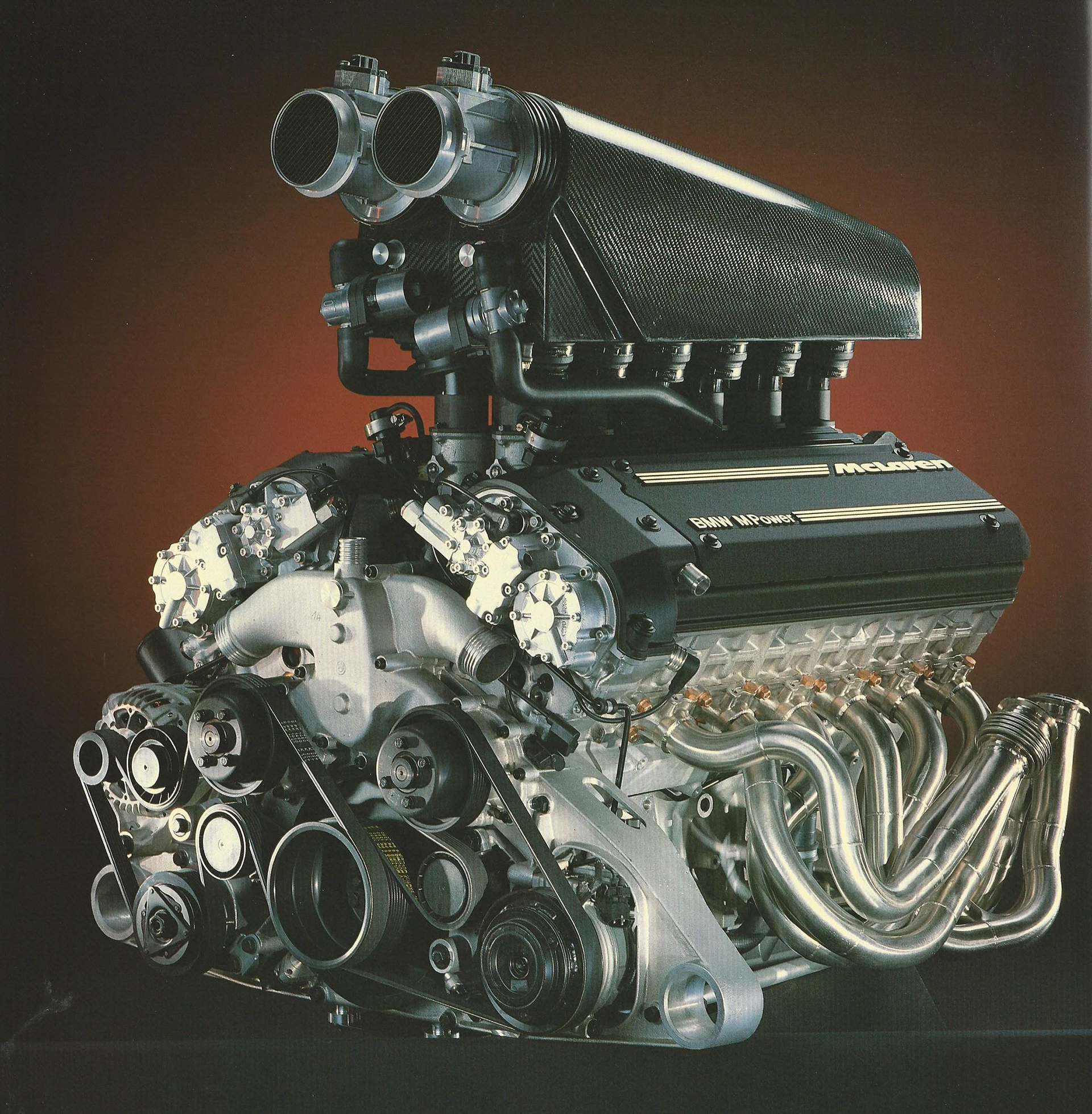 Двигатель лучшее видео. S70 BMW v12. BMW v12 engine. БМВ в12 мотор. BMW s70/2.