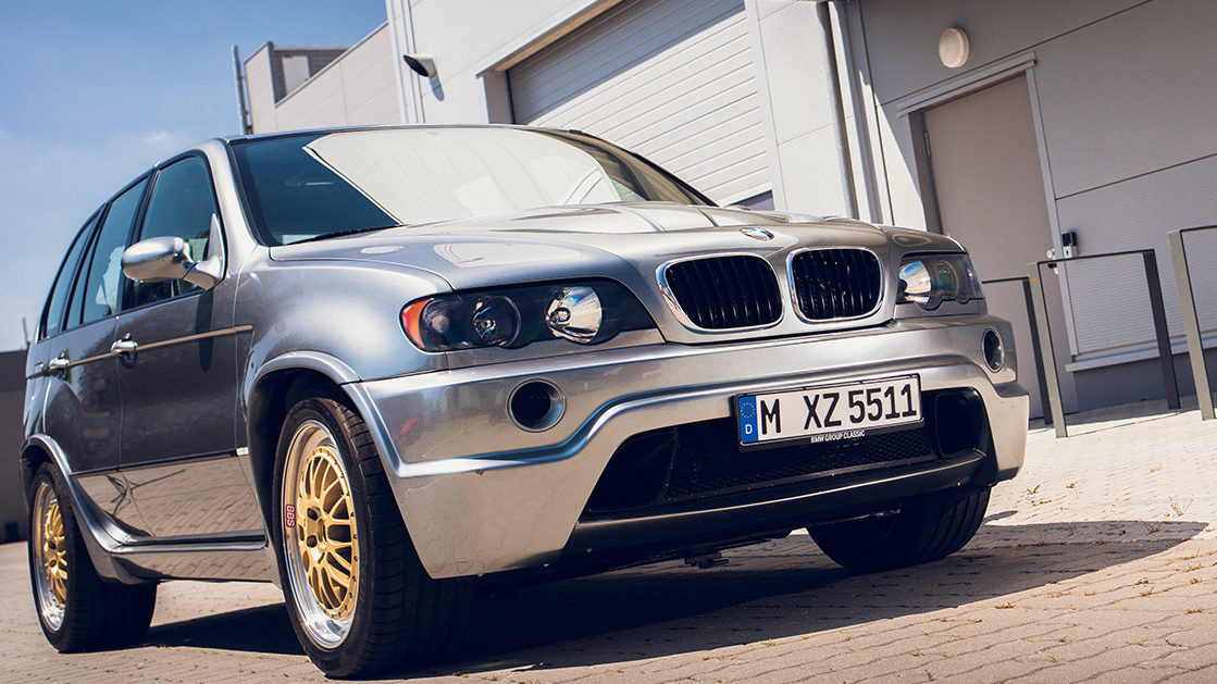 BMW Remembers Its Awesome X5 E53 Le Mans Prototype With A 700 HP V12