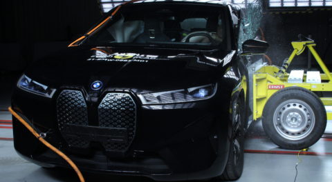 BMW iX Crash Test