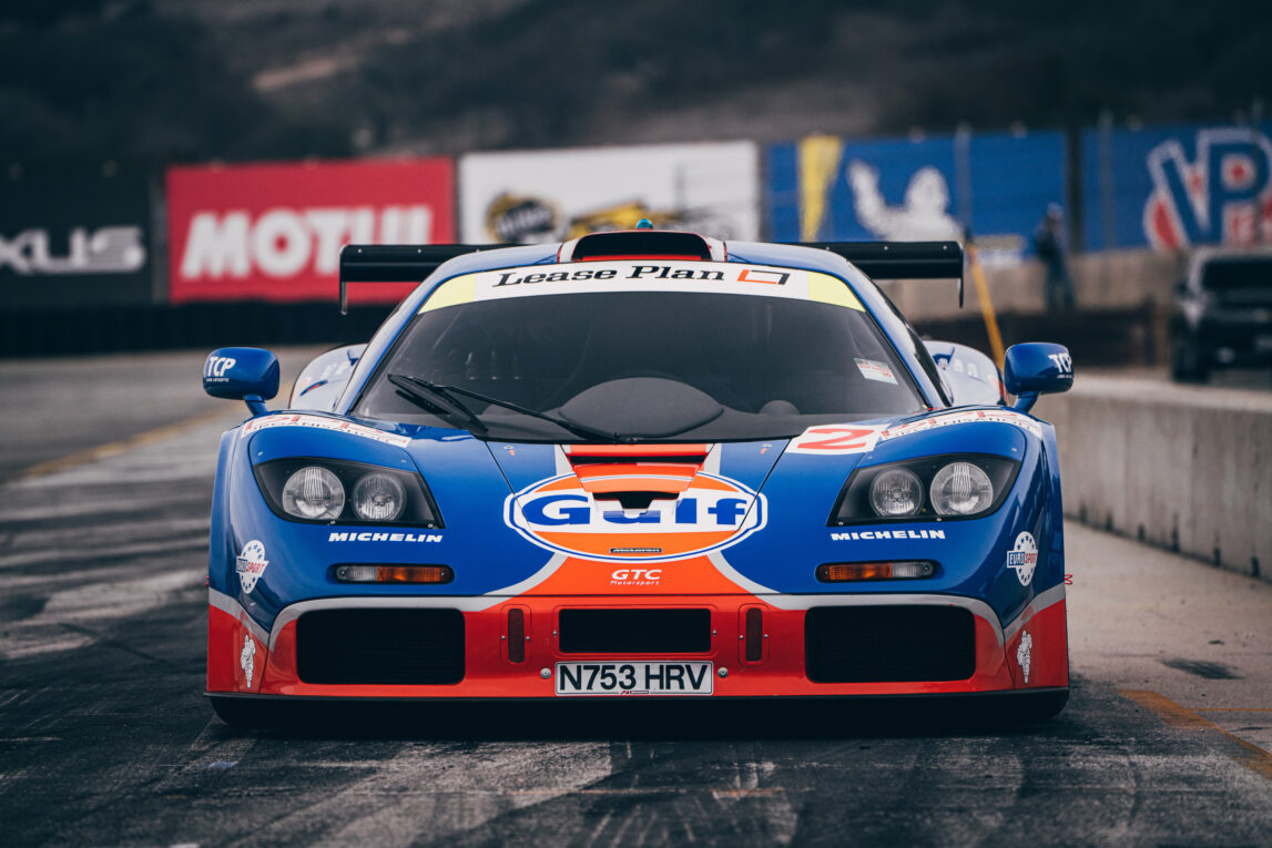 MCLAREN f1 GTR красный