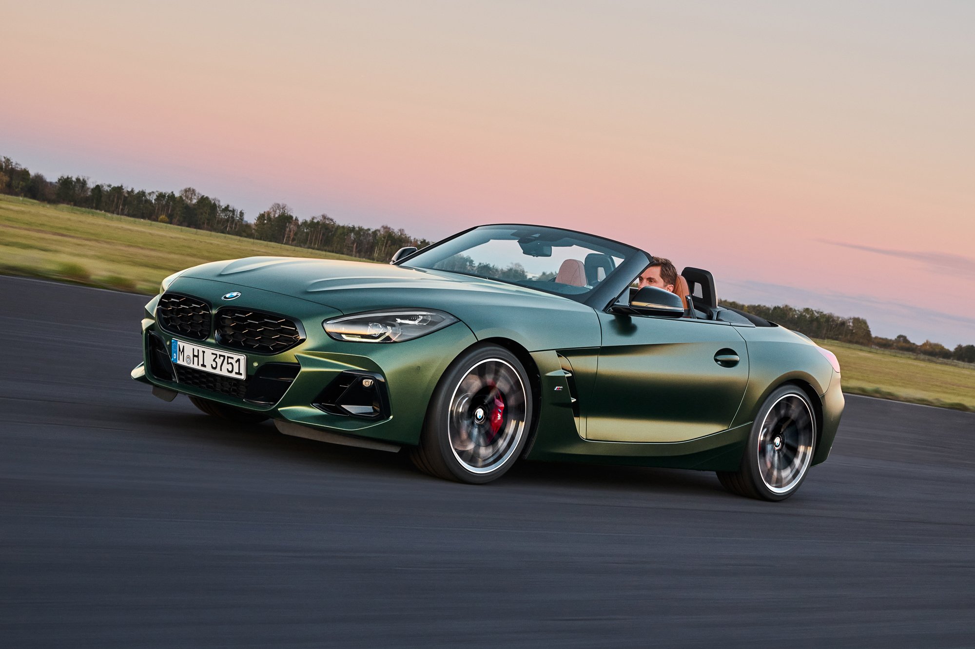 Row Your Own Gears In The 2025 Z4 M40i Handschalter - BimmerLife